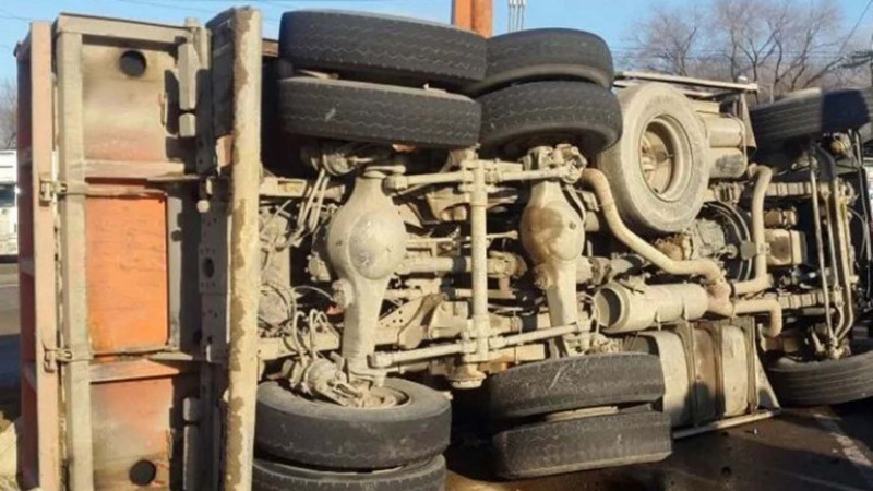 Sumqayıtda yük maşınının sürücüsü ölüb