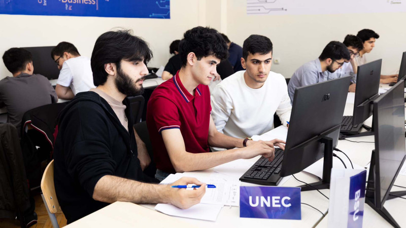 Sumqayıtda proqramlaşdırma müsabiqəsinin qalibləri təltif olundu