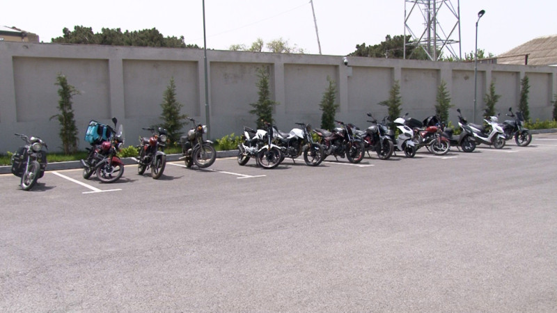 Sumqayıtda polis motosiklet və moped sürücülərini SAXLAYIB - VİDEO