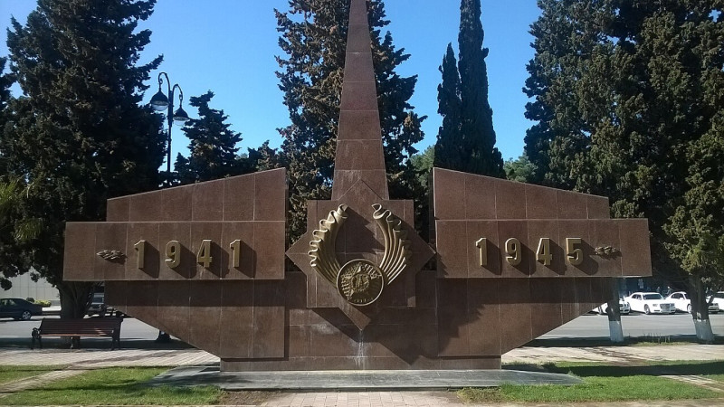 Sumqayıtda müharibə qəhrəmanları anılıb - VİDEO