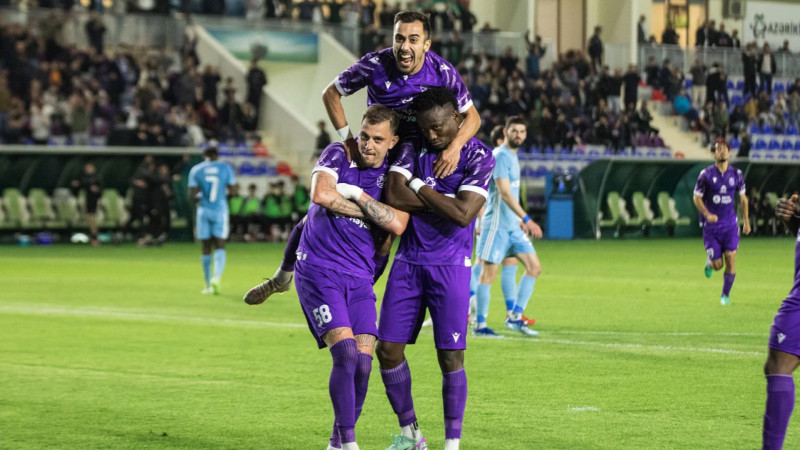 “Sumqayıt”ın aparıcı futbolçularından biri klubdan gedir