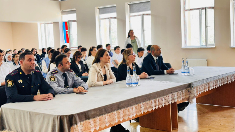 Sumqayıtda məktəblilər yol hərəkəti qaydalarına dair maarifləndirilib