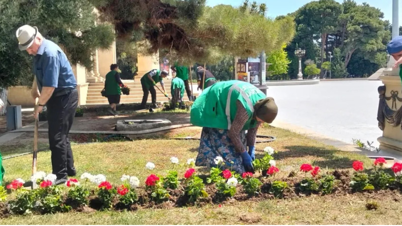 Bələdiyyə parkı abadlaşdırılır