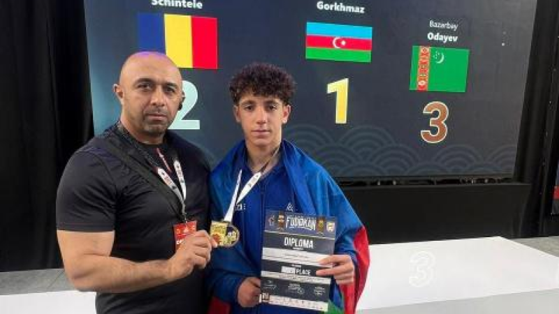 Sumqayıtlı karateçi dünya çempionatının fəxri birincilik kürsüsündə