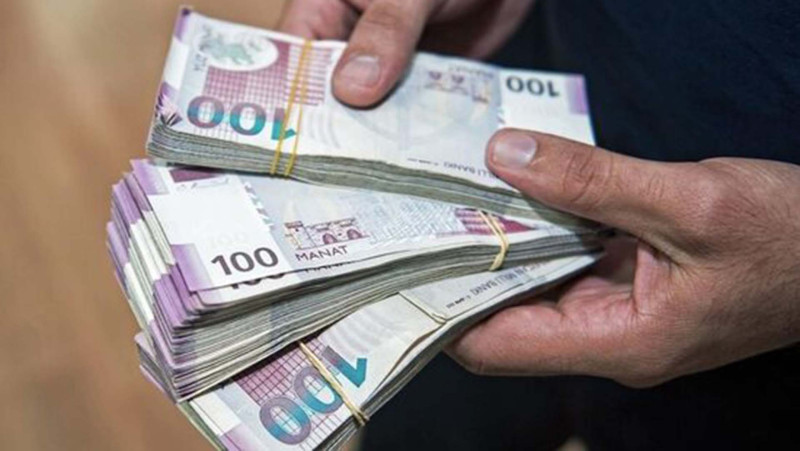 SDU əməkdaşlarını pulla mükafatlandırdı