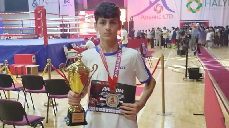 Sumqayıtlı boksçu Qazaxıstanda medal qazandı