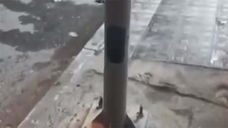 Sumqayıtda işıq dirəkləri təhlükə mənbəyinə çevrilib - Sakinlər narahatdır