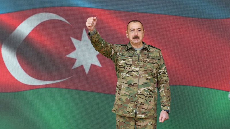 Prezident İlham Əliyev Silahlı Qüvvələr Günü ilə bağlı paylaşım edib - VIDEO