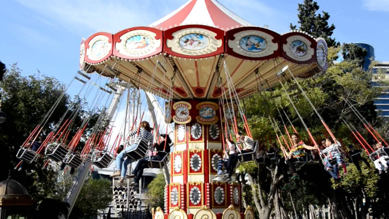 Sumqayıtda uşaqların sevincini “qursaqlarında qoydular” 