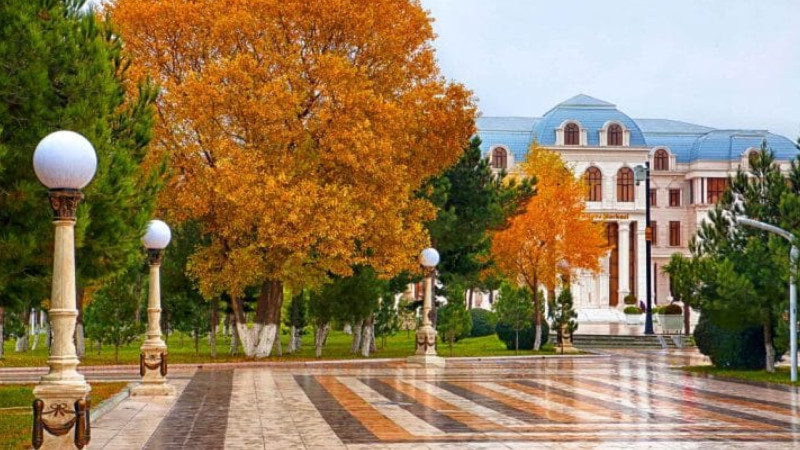 Sumqayıta yağış yağır, külək əsir