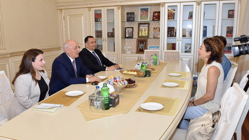 Zakir Fərəcov Alman-Azərbaycan Ticarət Palatasının icraçı direktoru ilə görüşüb