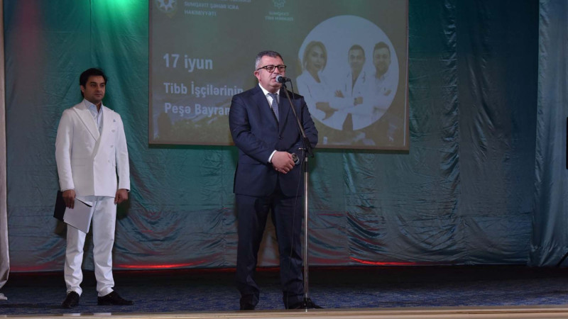 Sumqayıtda bir qrup tibb işçisi təltif olunub