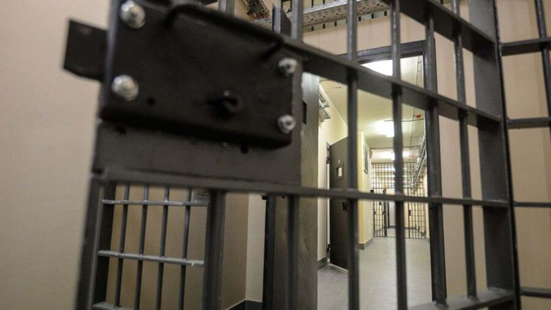 Qardaşı arvadını başqa kişi ilə tutdu - MƏHKƏMƏ