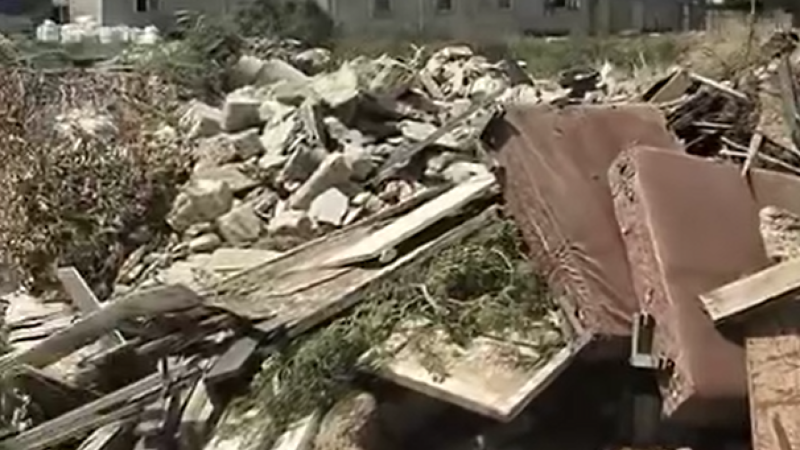 Sumqayıtda zavod zibili küçəyə boşaldır - VİDEO