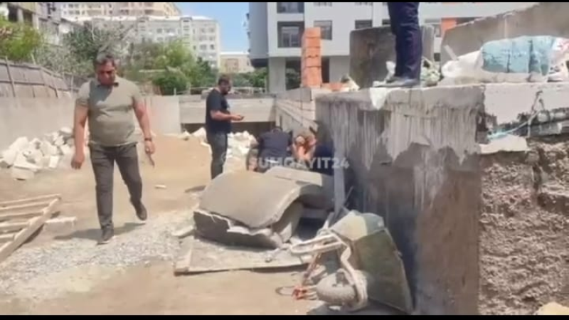 Sumqayıtda torpaq sürüşməsi CAN ALDI