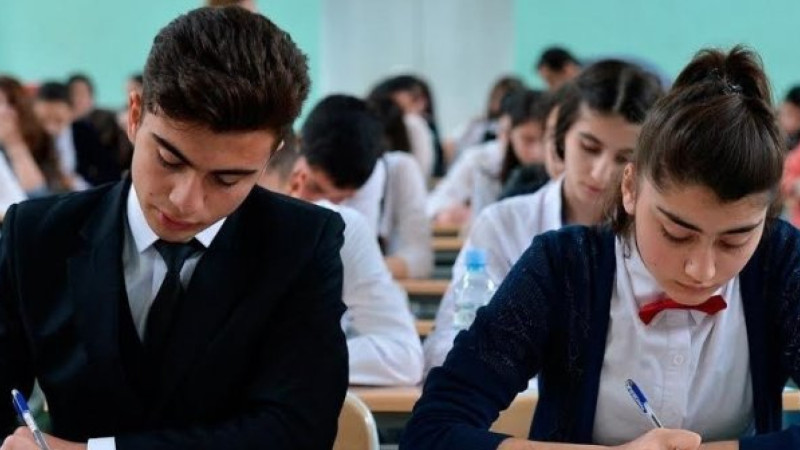 Yüksək bal toplayanların əksəriyyəti QIZLARDIR