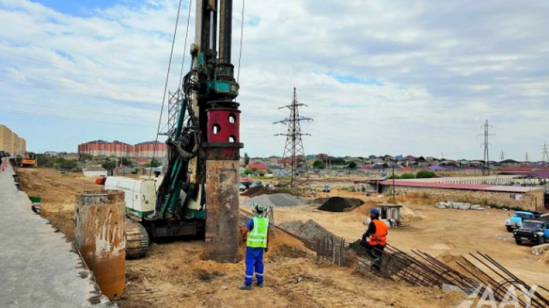 Sumqayıt-Saray yolu genişləndirilir, səki və divarlar tikiləcək