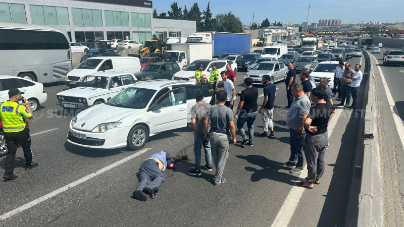 Avtomobil 78 yaşlı kişini VURUB