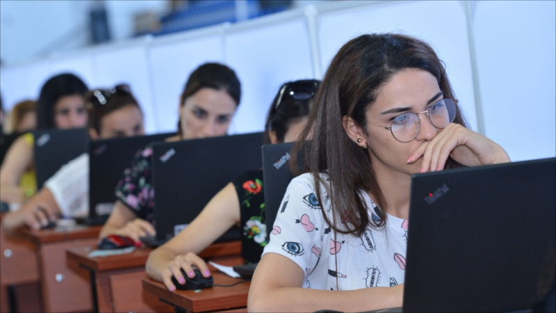 2006 müəllim sertifikatlaşdırma imtahanında keçə bilməyib