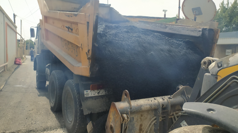 Sumqayıtda şəhidin adını daşıyan küçəyə yeni asfalt örtüyü çəkilib - FOTO