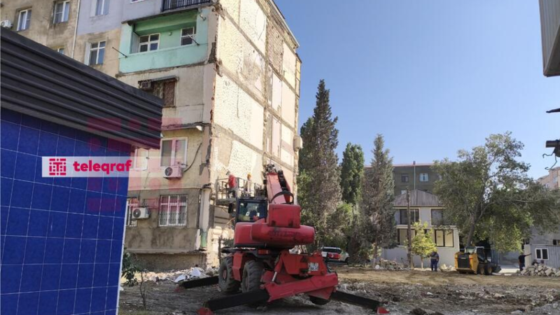 Sumqayıtda yaşayış binasının bloku SÖKÜLÜB