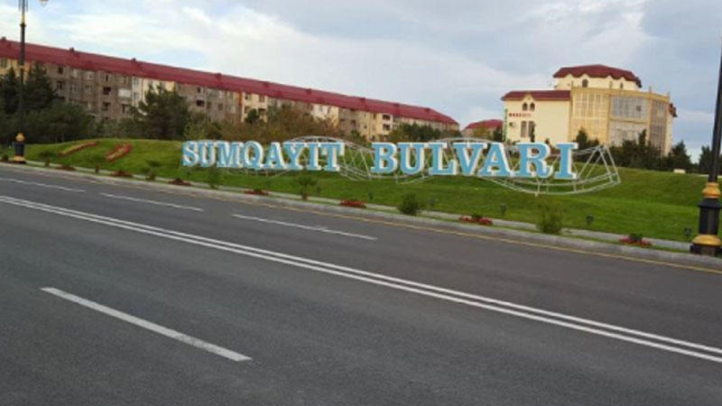 Sumqayıt bulvarında telefonlarla bağlı MÜƏMMA