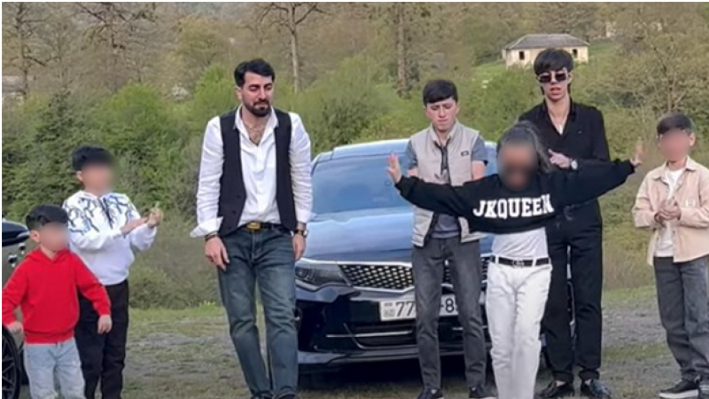 Azyaşlıların sosial şəbəkələrdə davranışı ilə bağlı MÜRACİƏT