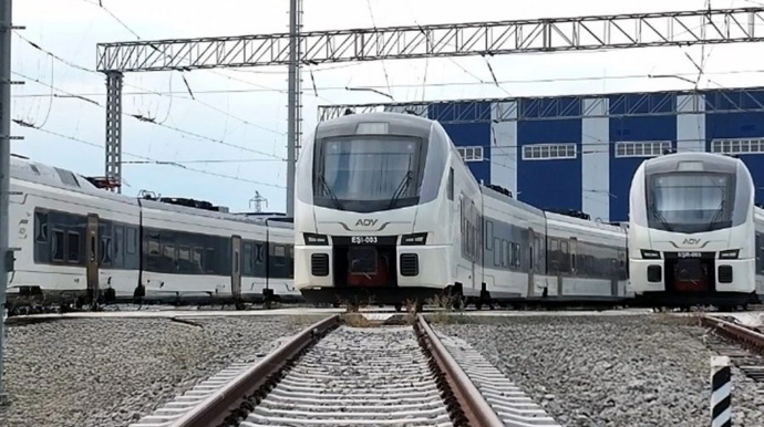 Sürət qatarından istifadə edənlərin NƏZƏRİNƏ!