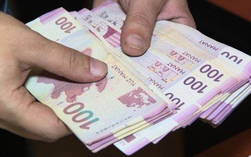 Orta aylıq əməkhaqqı 1400 manatı ötəcək