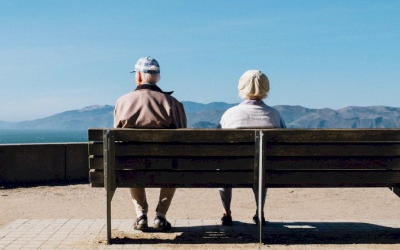 Pensiya yaşına az qalan şəxslərin işdən çıxarılması qadağan edilə bilər