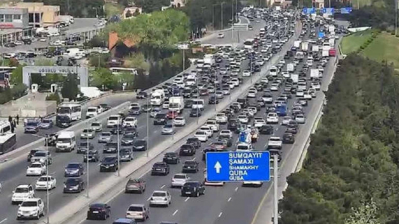 Bakı-Sumqayıt yolunda TƏHLÜKƏ - VİDEO Bakı-Sumqayıt yolunda TƏHLÜKƏ - VİDEO