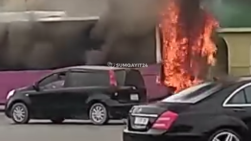 Sumqayıtda sərnişin avtobusu YANIB