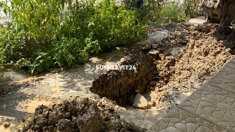 Sumqayıtda su kollektoru evə ciddi ZİYAN VURUR