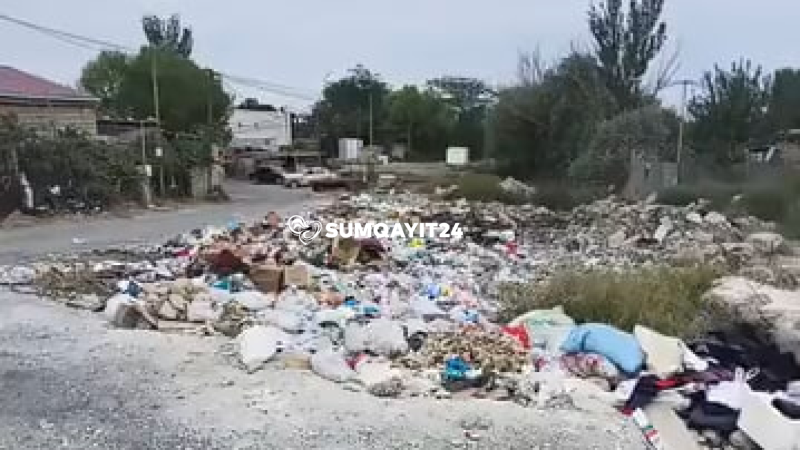 Məktəb ərazisi zibilliyə çevrilib – uşaqlar təhlükədə