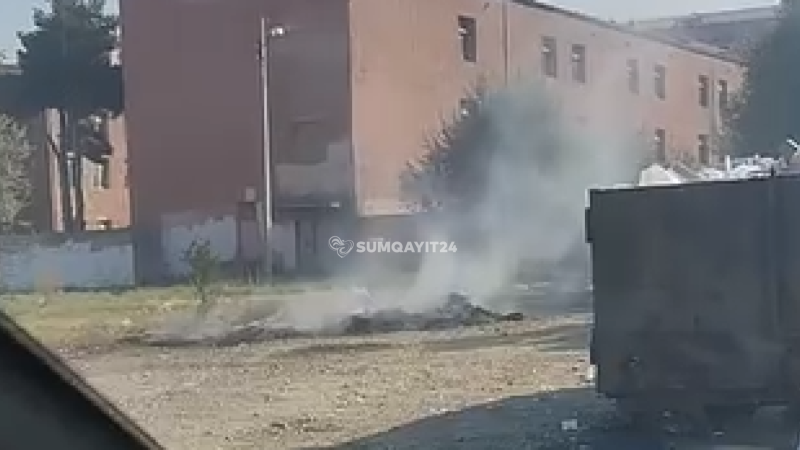 Sumqayıtda yandırılan zibillər- tüstüsünü isə qəbul edən UŞAQLAR