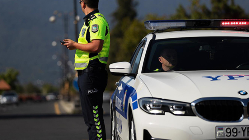 Polis piyadalara müraciət edib Polis piyadalara müraciət edib