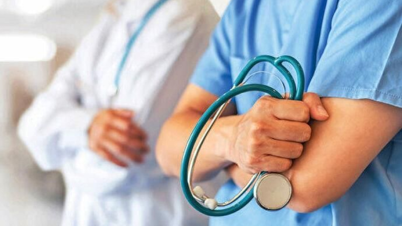 Emin Əmrullayev: Bir həkimin hazırlığına ildə 8 min manat ayrılır