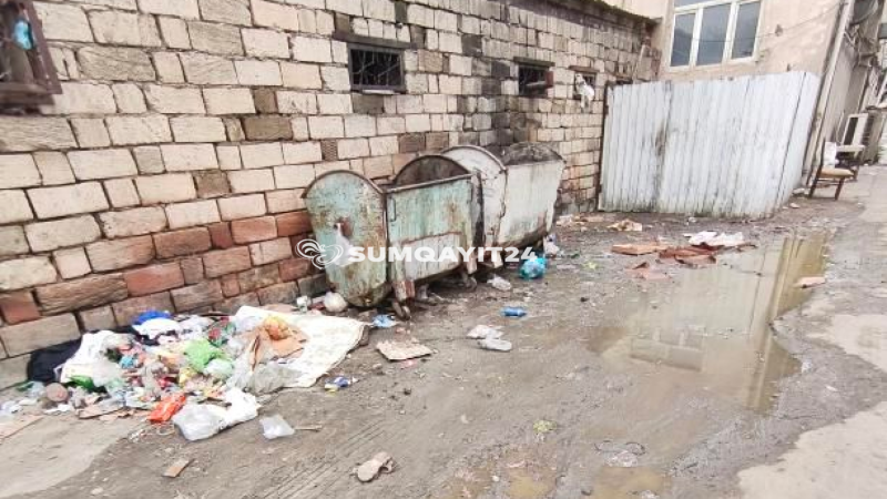 Sumqayıtda tullantıları zibil qutularına atmağa “qıymırlar”