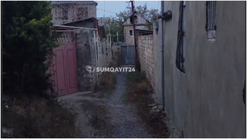 Sumqayıtda dar küçə problemi - “Yanğın olsa, ev külə dönəcək” - VİDEO