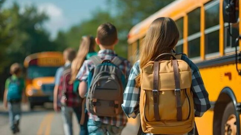 Məktəblilərə şad xəbər- avtobus layihəsi BAŞLAYIR