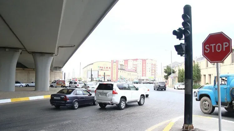 Bakı-Sumqayıt yolunda piyada və sürücüləri əziyyətə salan dairə...