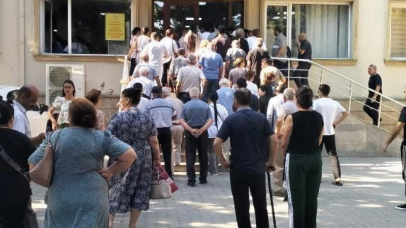 Sumqayıt poliklinikalarında XAOS - Sistem hər gün çökür 