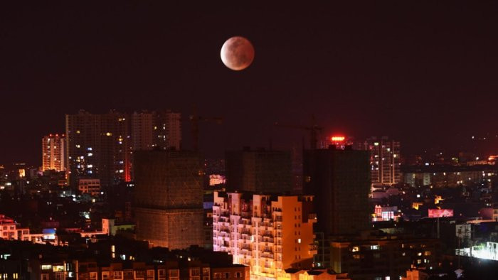 Ay bizə yaxınlaşır – Bu dəfə daha parlaq və böyük görünəcək Ay bizə yaxınlaşır – Bu dəfə daha parlaq və böyük görünəcək