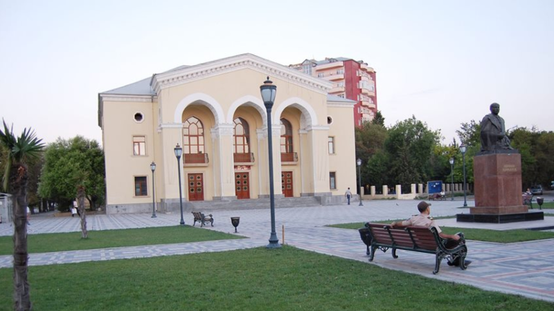 Sumqayıtda mədəniyyət evi qorxu evinə  ÇEVRİLİB Sumqayıtda mədəniyyət evi qorxu evinə  ÇEVRİLİB