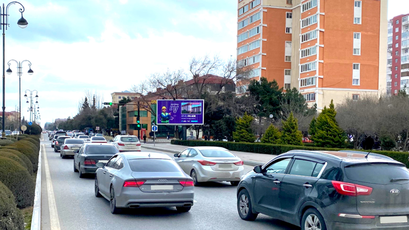 Sumqayıtda sərxoş səni bıçaqlayaram dedi – ÖZÜ BIÇAQLANDI