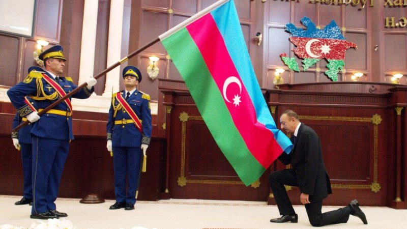 İlham Əliyevin Azərbaycan Prezidenti seçilməsindən 22 il ötür İlham Əliyevin Azərbaycan Prezidenti seçilməsindən 22 il ötür