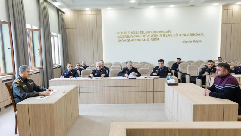 Vilayət Eyvazov Sumqayıtda vətəndaşları qəbul edib Vilayət Eyvazov Sumqayıtda vətəndaşları qəbul edib