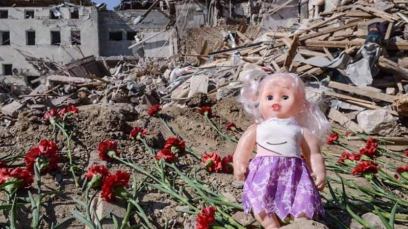 Gəncənin ilk raket atəşinə tutulmasından beş il ötür Gəncənin ilk raket atəşinə tutulmasından beş il ötür