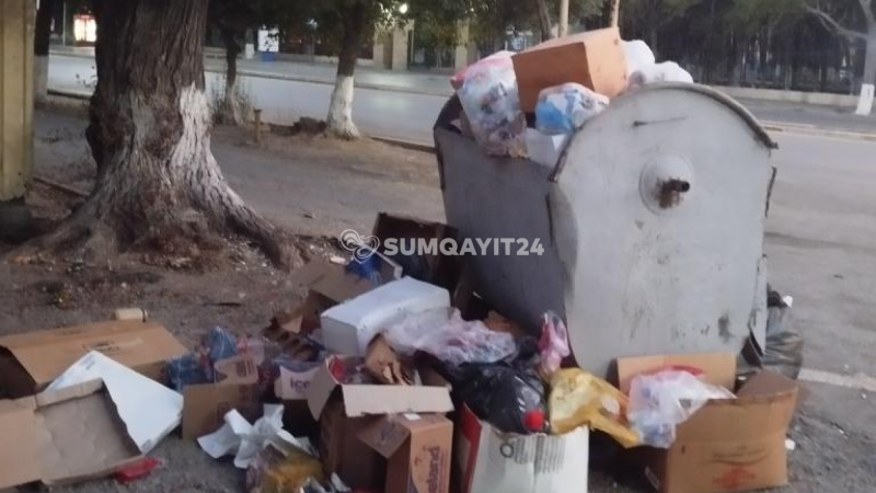 Sumqayıtda işlək yolda zibil MƏNZƏRƏSİ Sumqayıtda işlək yolda zibil MƏNZƏRƏSİ