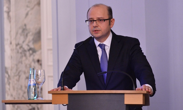 Daha bir nazir sumqayıtlıların görüşünə gəlir